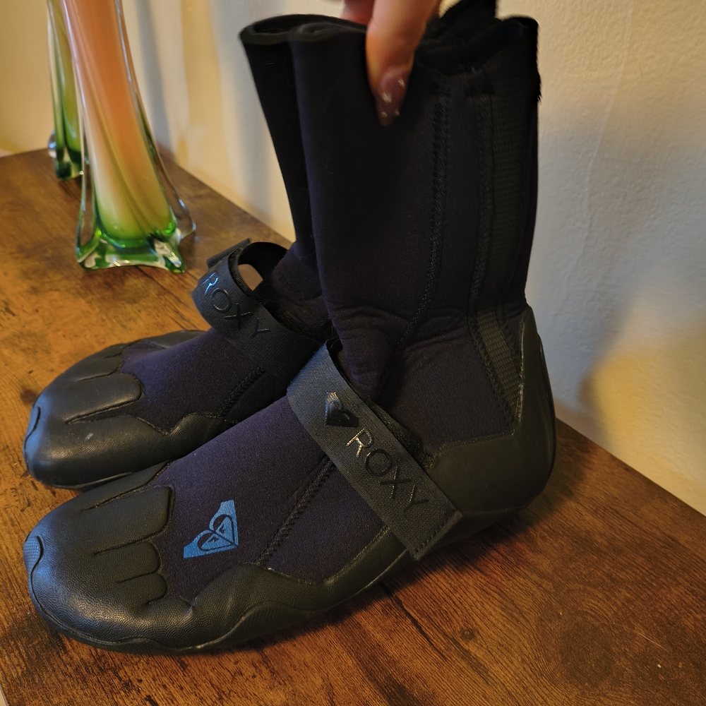 Roxy Black Surf Booties